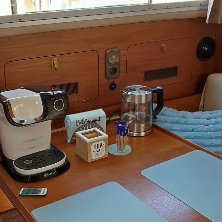 Botel Kappoleni - Ein Boot Für Dich Lauenburg