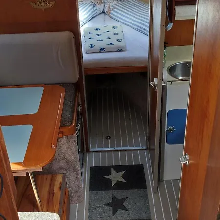 Kappoleni - Ein Boot Für Dich Botel Lauenburg