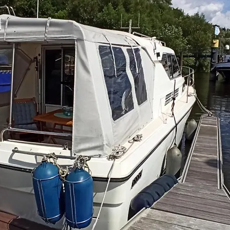 Botel Kappoleni - Ein Boot Für Dich