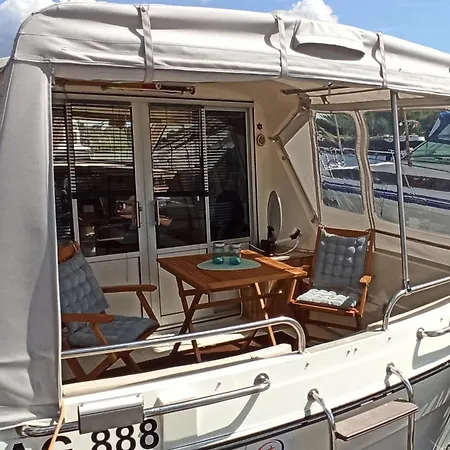 Kappoleni - Ein Boot Fuer Dich Bådhotel *