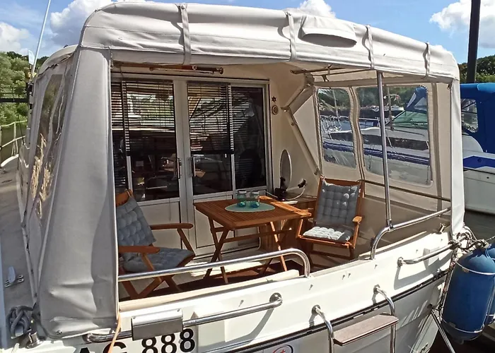 Kappoleni - Ein Boot Fuer Dich Botel *